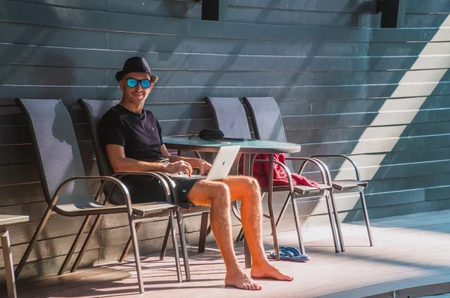 Best portable daily essentials for a digital nomad - Best portable daily essentials for a digital nomad lifestyle