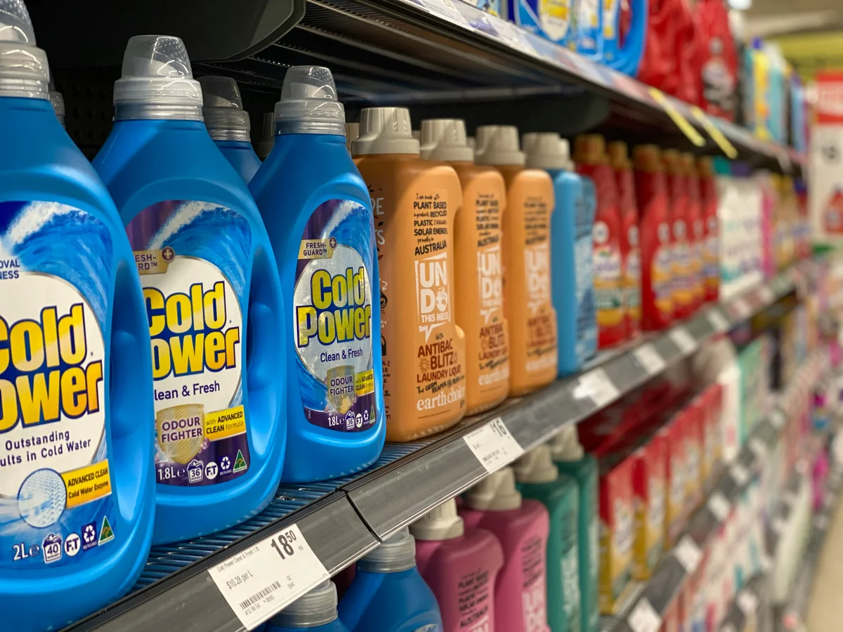 Retail shelves  - comparing the most popular ecofriendly laundry detergents