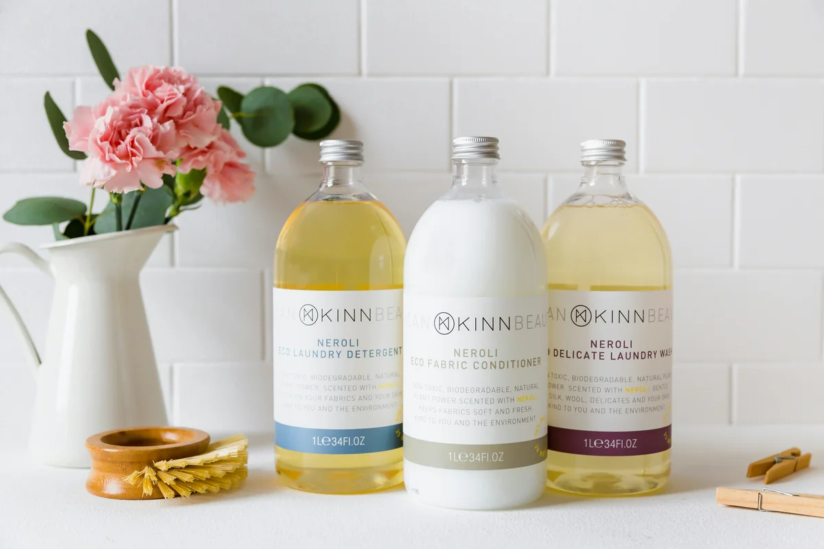 KINN Living vegan cleaning products photographed by Agnes Troszt https://www.agnestroszt.com - comparing the most popular ecofriendly laundry detergents