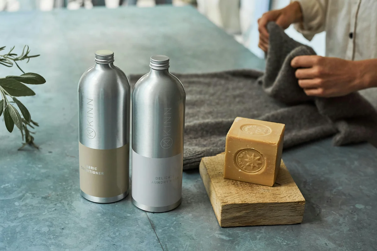 KINN Living eco-friendly refillable cleaning and laundryy products. Photographed by Ollie Grove - comparing the most popular ecofriendly laundry detergents
