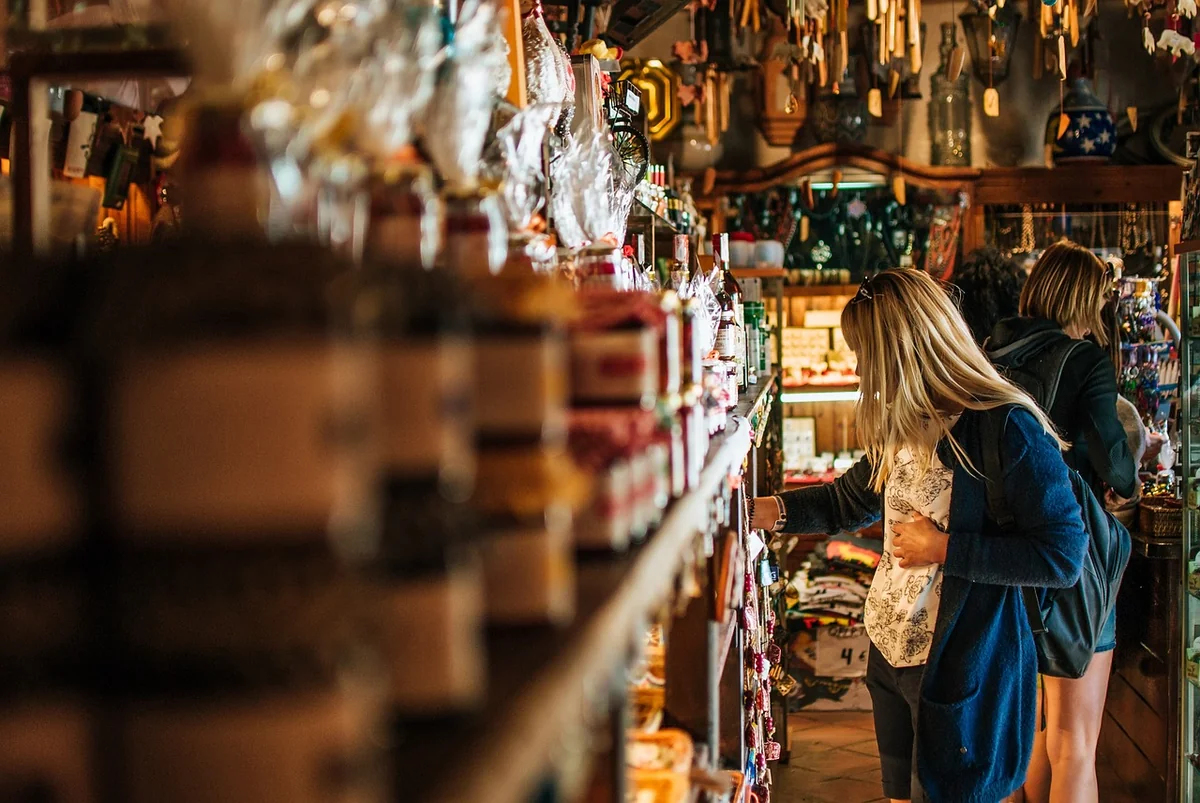 girl, shop, souvenirs, woman, shelf, work, shopping, spain, searching, atmosphere, shop, shop, shopping, shopping, shopping, shopping, shopping - complete guide to choosing childsafe daily products