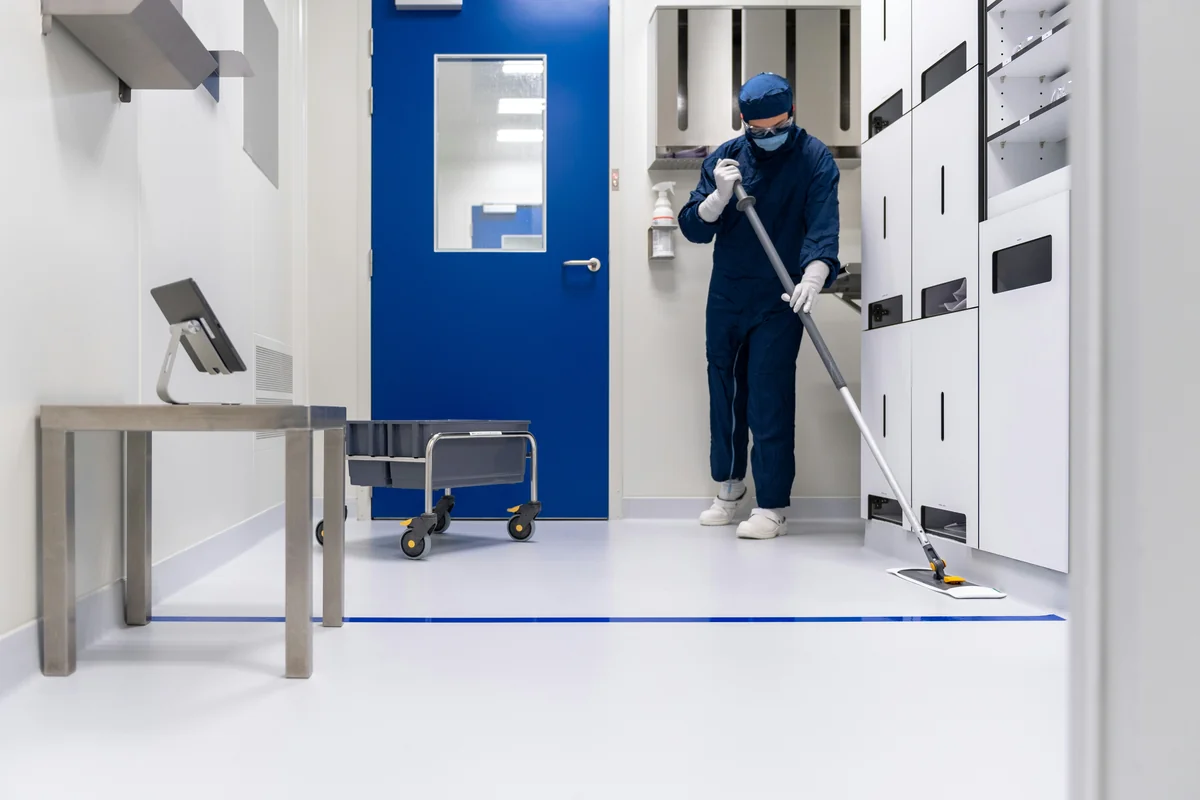 Cleanroom cleaner, cleaning laboratory environment - highperformance cleaning tools for busy professionals