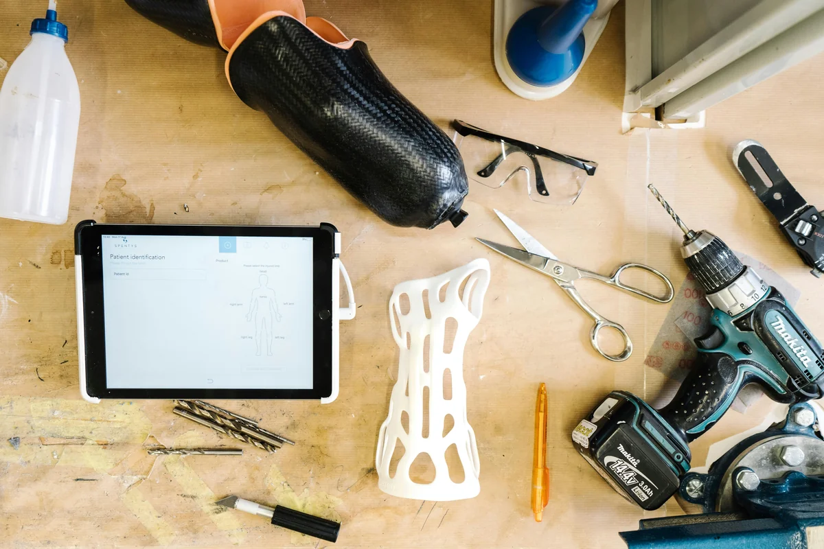 Custom made orthoses designed digitally and created with a 3D printer in an orthopedic technician workshop - the ultimate list of lifeimproving household hacks and tools
