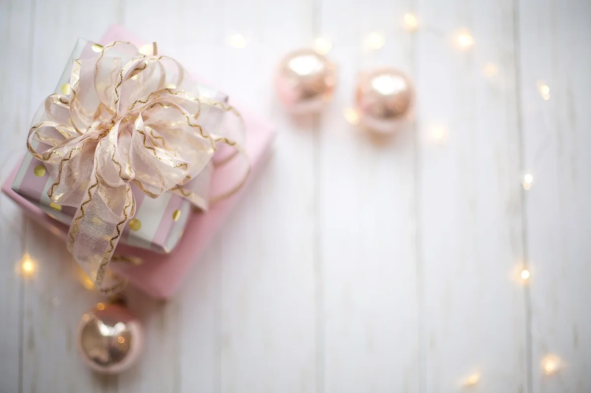 christmas, border, fame, text space, present, gift, bulbs, ornaments, glitter, sparkle, happychristmas, christmas, christmas, christmas, christmas, christmas, gift, gift - unique and practical gift ideas for minimalist homes